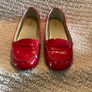 Women’s 14M me too brand Red Patent Leather loafers